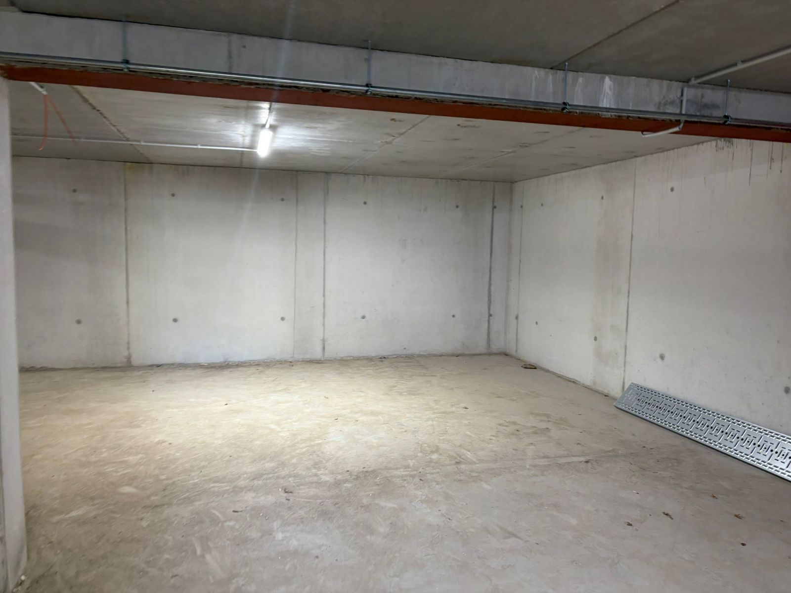 Ondergrondse autostaanplaatsen nabij het centrum van Nijlen foto {{pictureIndex}}