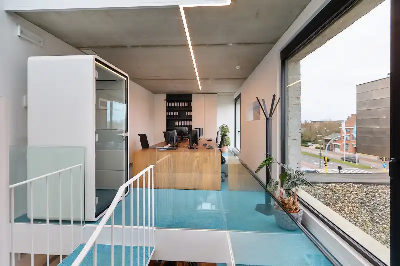 Uniek kantoorgebouw te huur langs de Westlaan te Roeselare foto 25