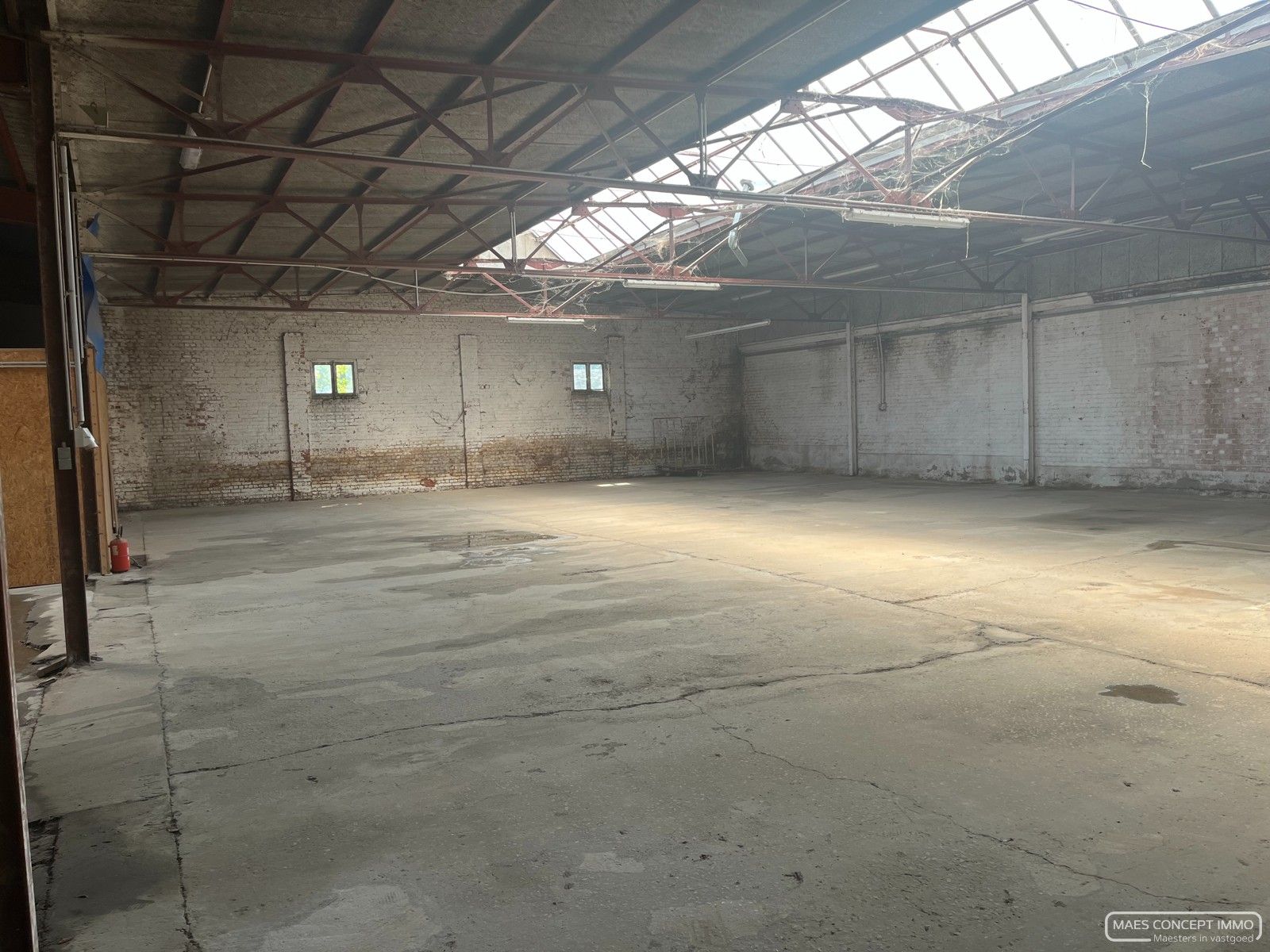 Magazijnruimte te huur in Anzegem-  510 m² - op verbindingsweg E17 foto {{pictureIndex}}