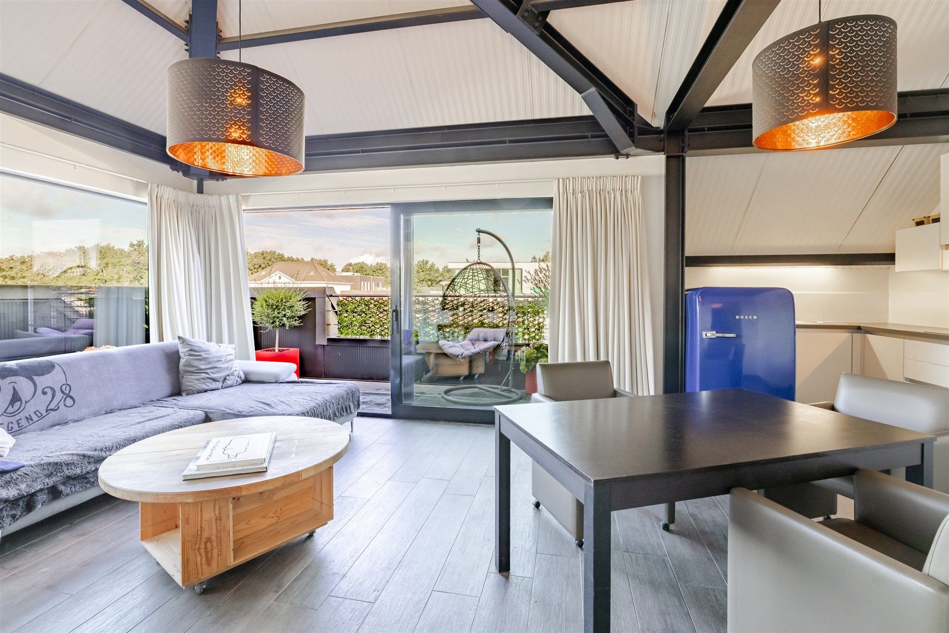 Sfeervolle loft nabij centrum Latem foto {{pictureIndex}}