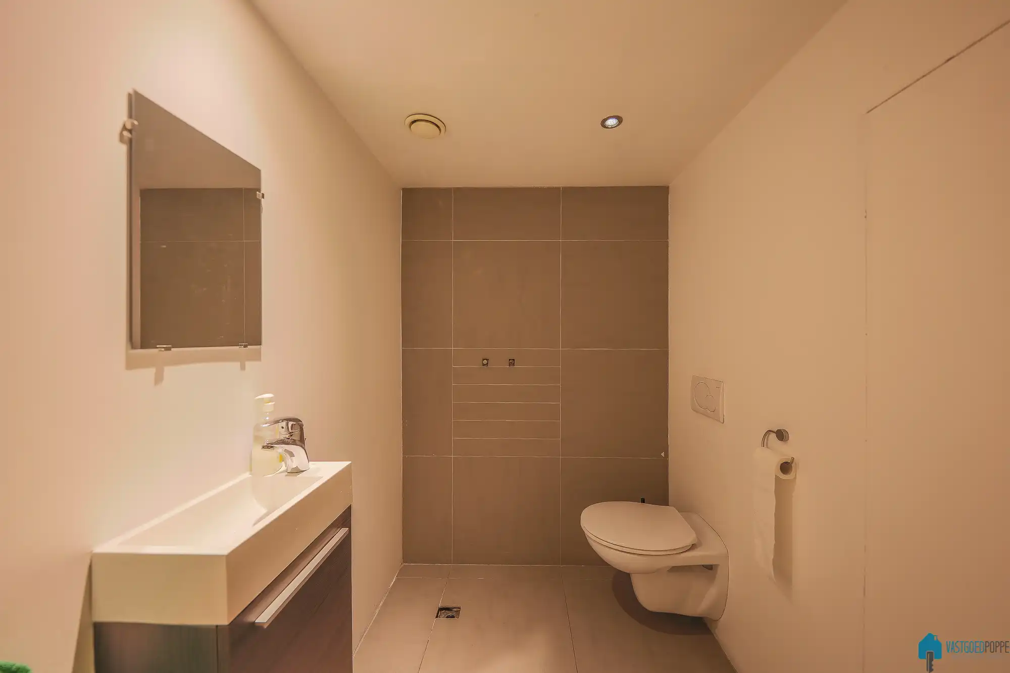 Gelijkvloers kantoorverdiep  palend aan het Zuidpark foto 8