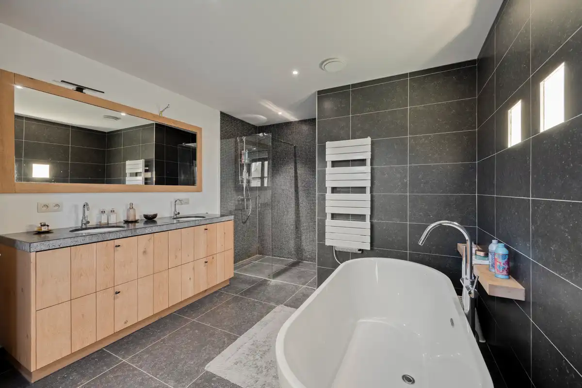 Stijlvolle villa met hoogwaardige afwerking foto 13