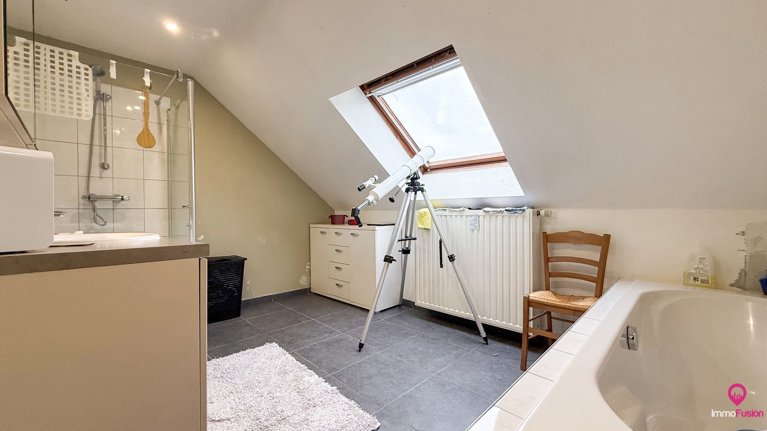 Prachtige landelijke woning met grote omheinde tuin en 3 slpk! foto 26