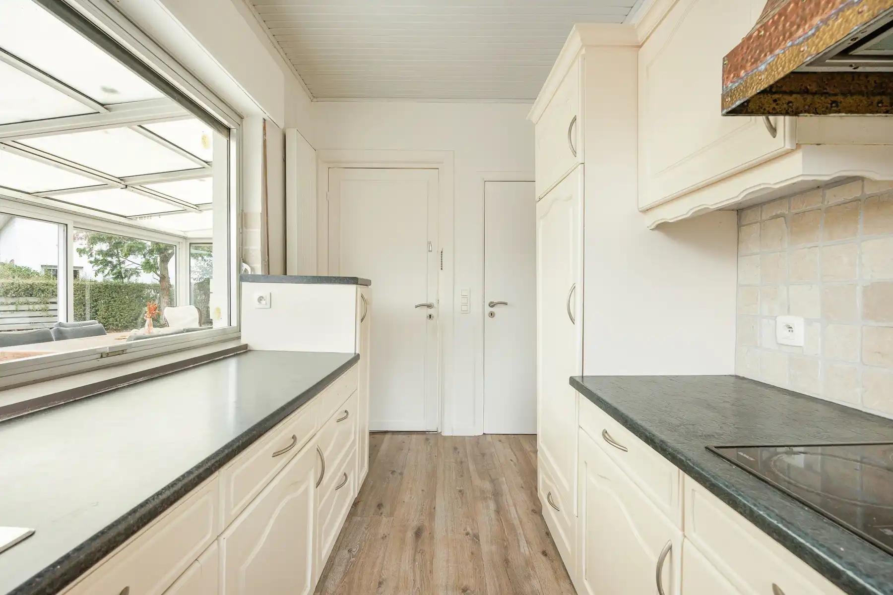 Rustig gelegen charmante woning met 3 slaapkamers op 730m² foto 11