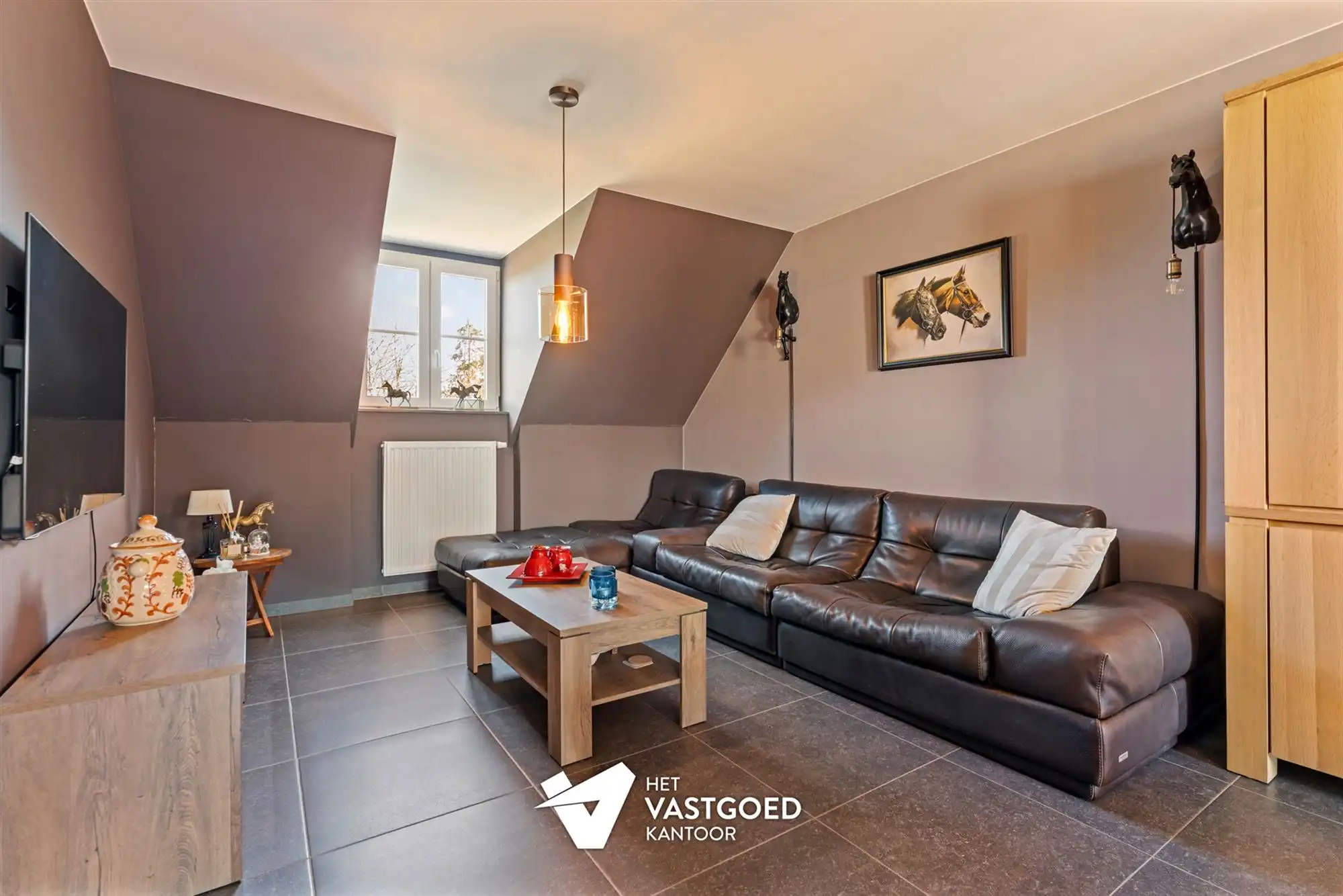 ZEER RUIM DUPLEX APPARTEMENT (158M²) MET 3 SLAAPKAMERS EN ONDERGRONDSE STAANPLAATS MET BERGING TE TESSENDERLO foto 6