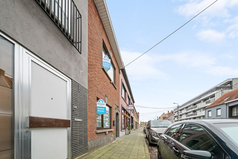 Roeselare - Stadsrand: Ruime, vernieuwde tussenwoning met 195m² woonoppervlakte & 4 slaapkamers foto 23