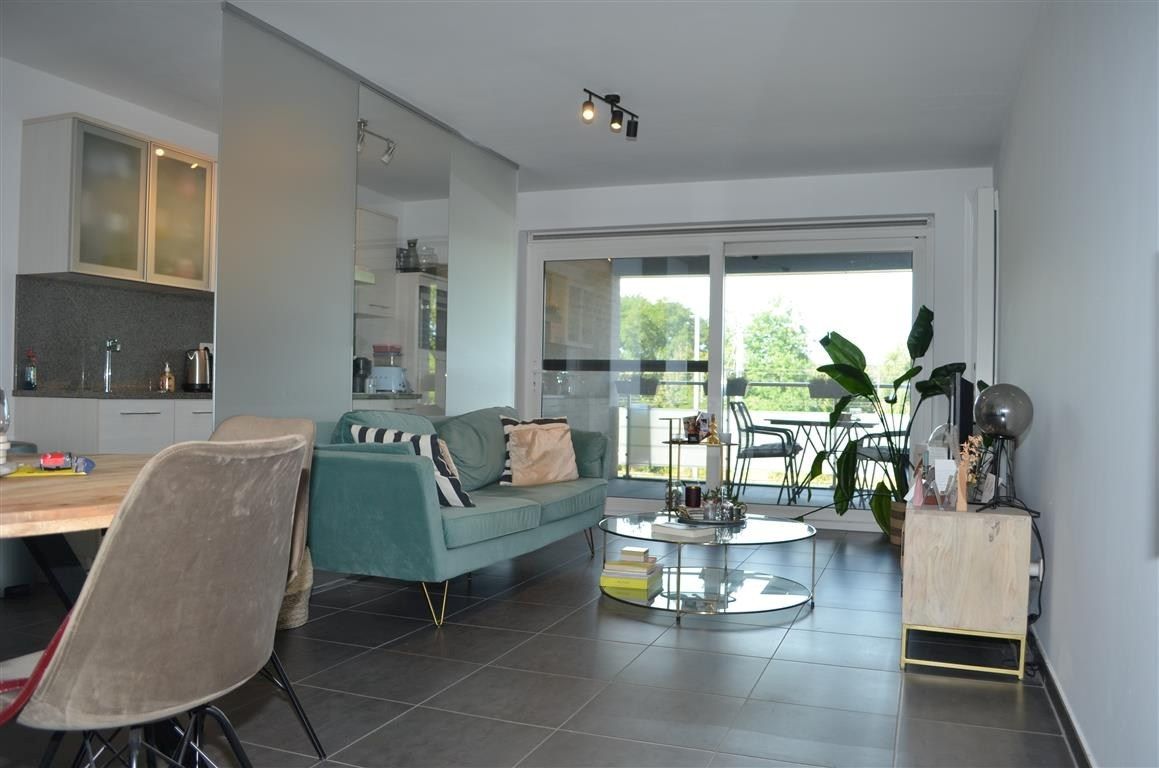 Appartement met twee slaapkamers, autostaanplaats en kelderberging in het centrum. foto 3