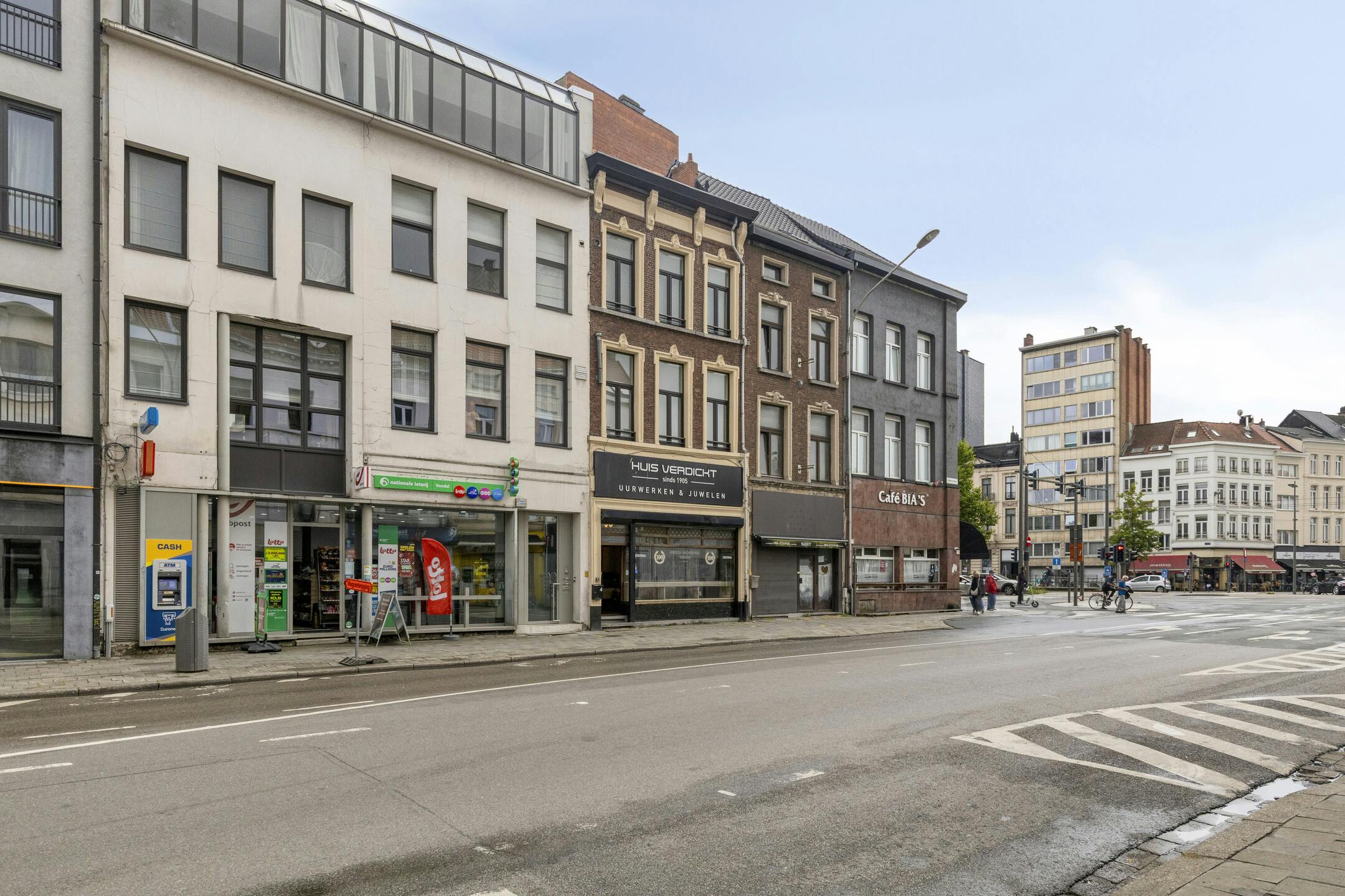Handelshuis met achterhuis te koop in Antwerpen centrum foto 27