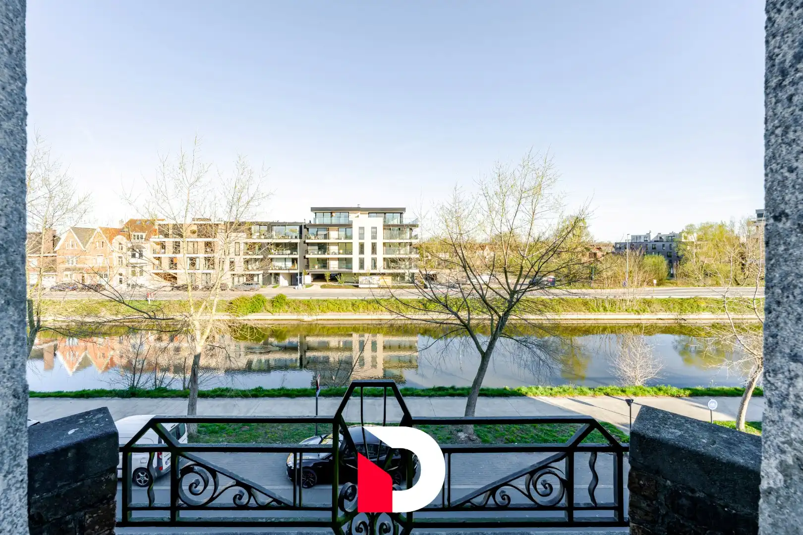 Karaktervol burgerhuis met 5 slk en riante tuin langs de Damse Vaart dichtbij centrum Brugge foto 17