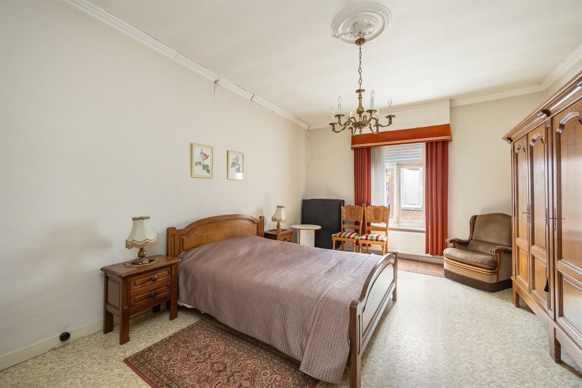 Ruime woning met 4 slpkmrs. en koer foto 19
