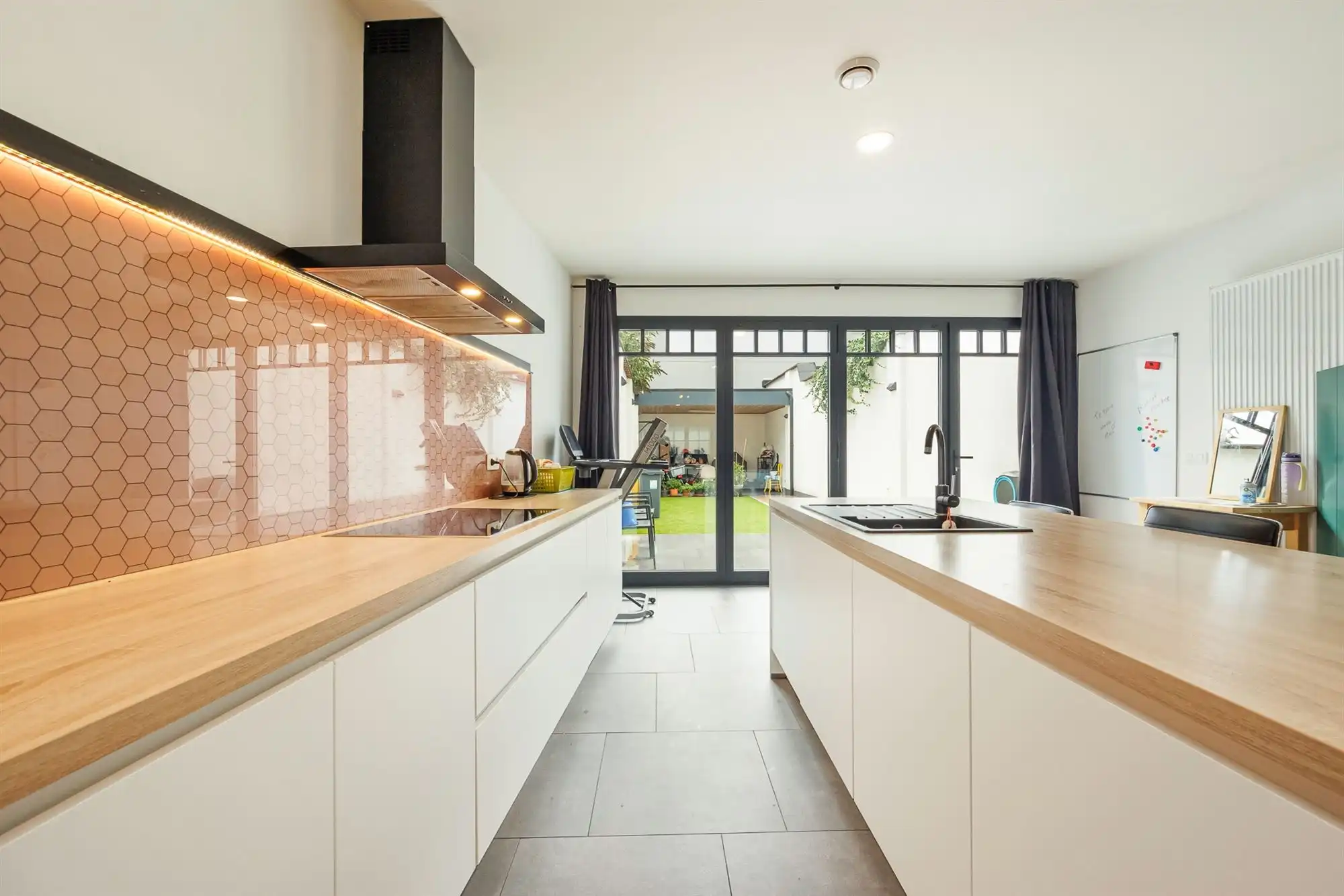 Ruime, instapklare woning met 5 slaapkamers en 2 badkamers  foto 12