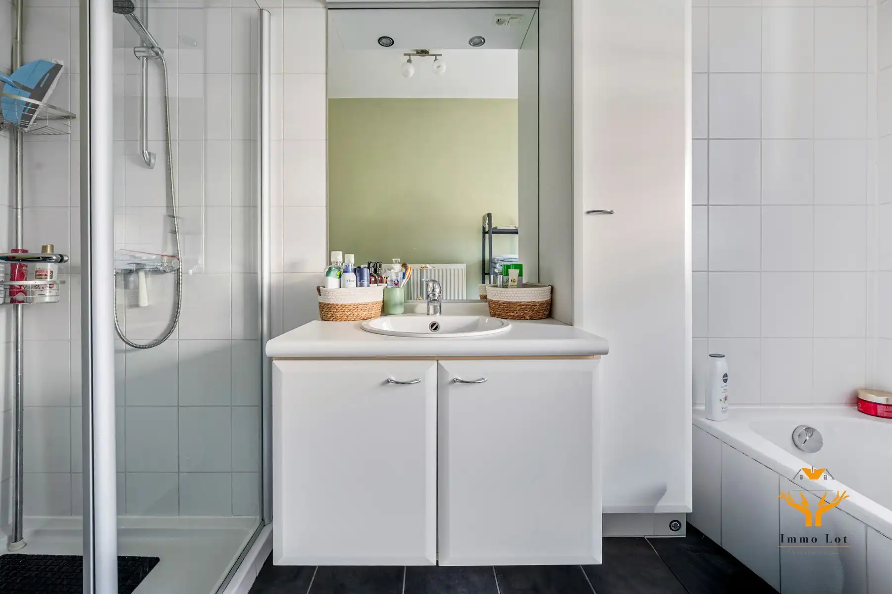 Instapklaar appartement met vijverzicht in Burcht foto 16