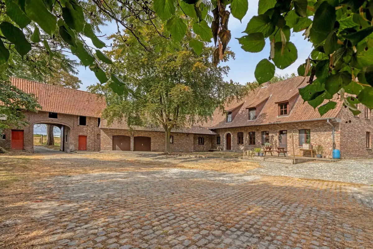 Unieke hoeve met grandeur op 2,3 ha parkdomein  foto 5