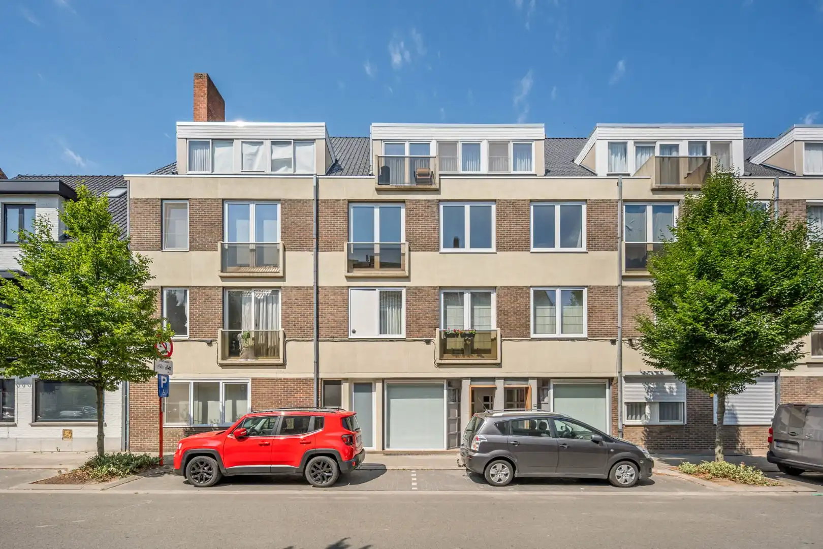 Instapklaar 3 slpk app., 117m², op wandelafstand van centrum foto 24