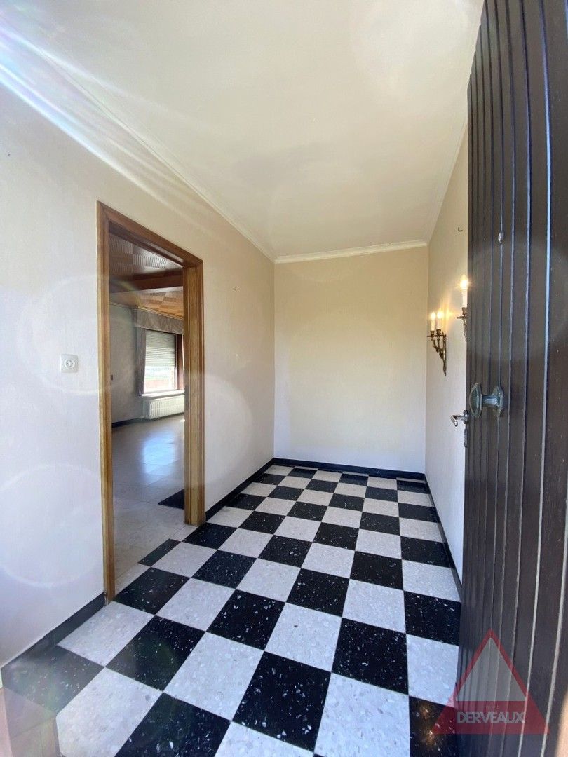 Zonnebeke - Woning met landelijke ligging en loods foto 2