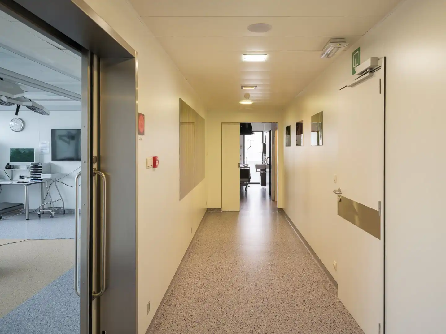 Uniek medisch vastgoed in hartje Sint-Martens-Latem – Instapklaar & professioneel uitgerust foto 14