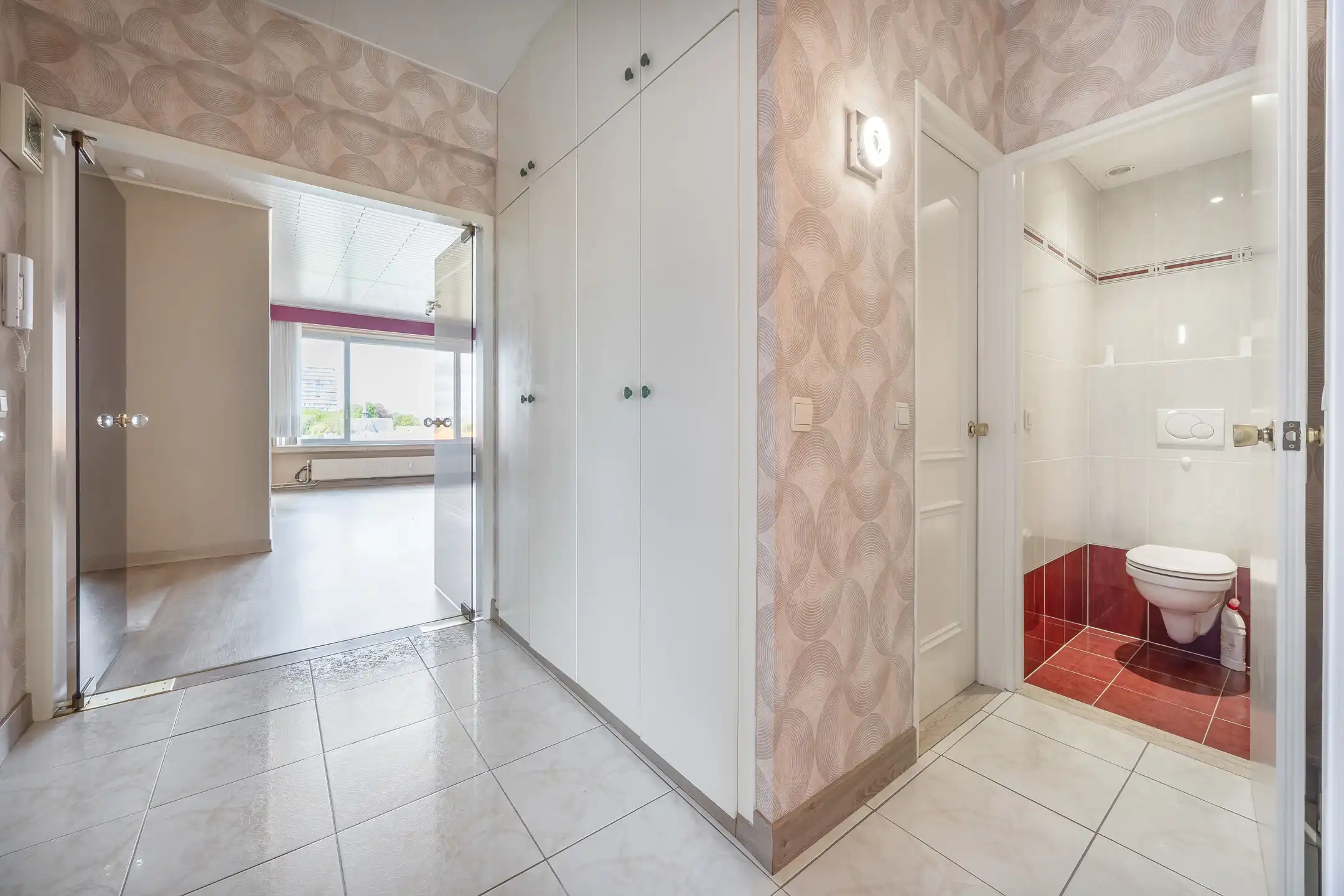 Mooi centraal gelegen appartement met 2 slaapkamers en terras foto 10