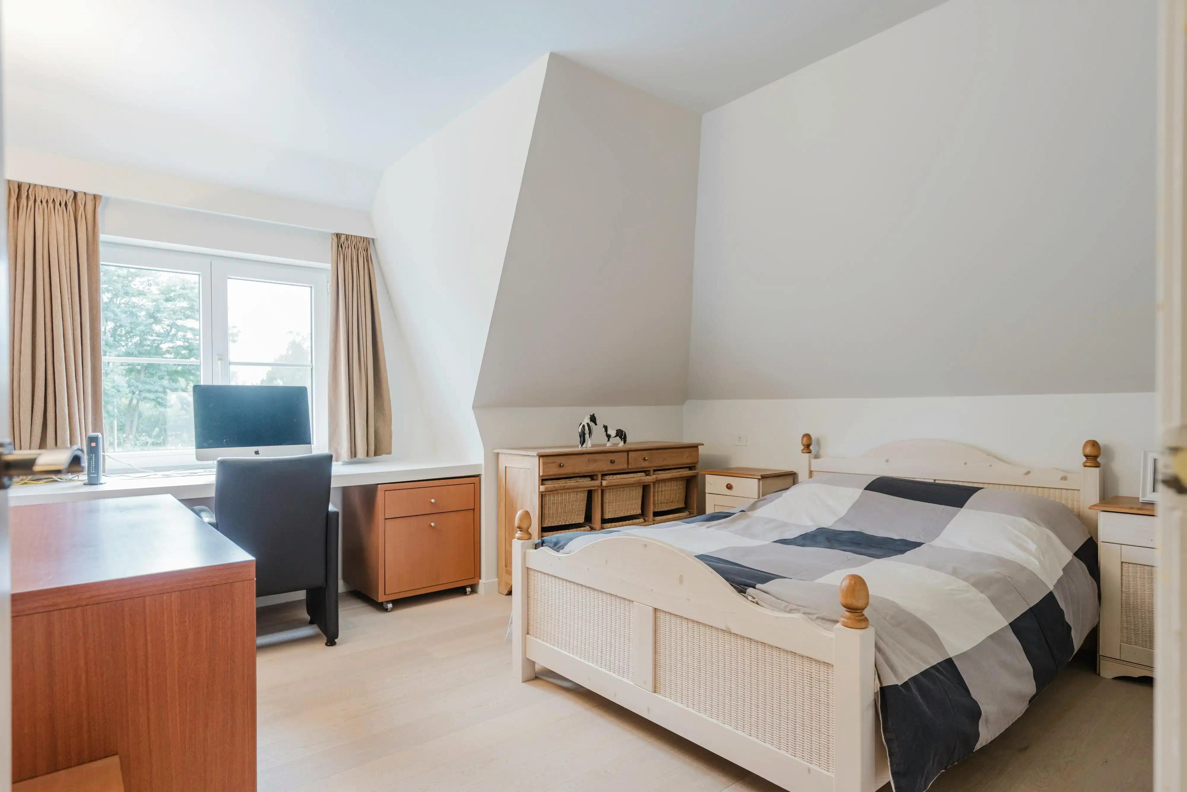 Tijdloze villa met 5 kamers en zwembad te koop in Deerlijk foto 22