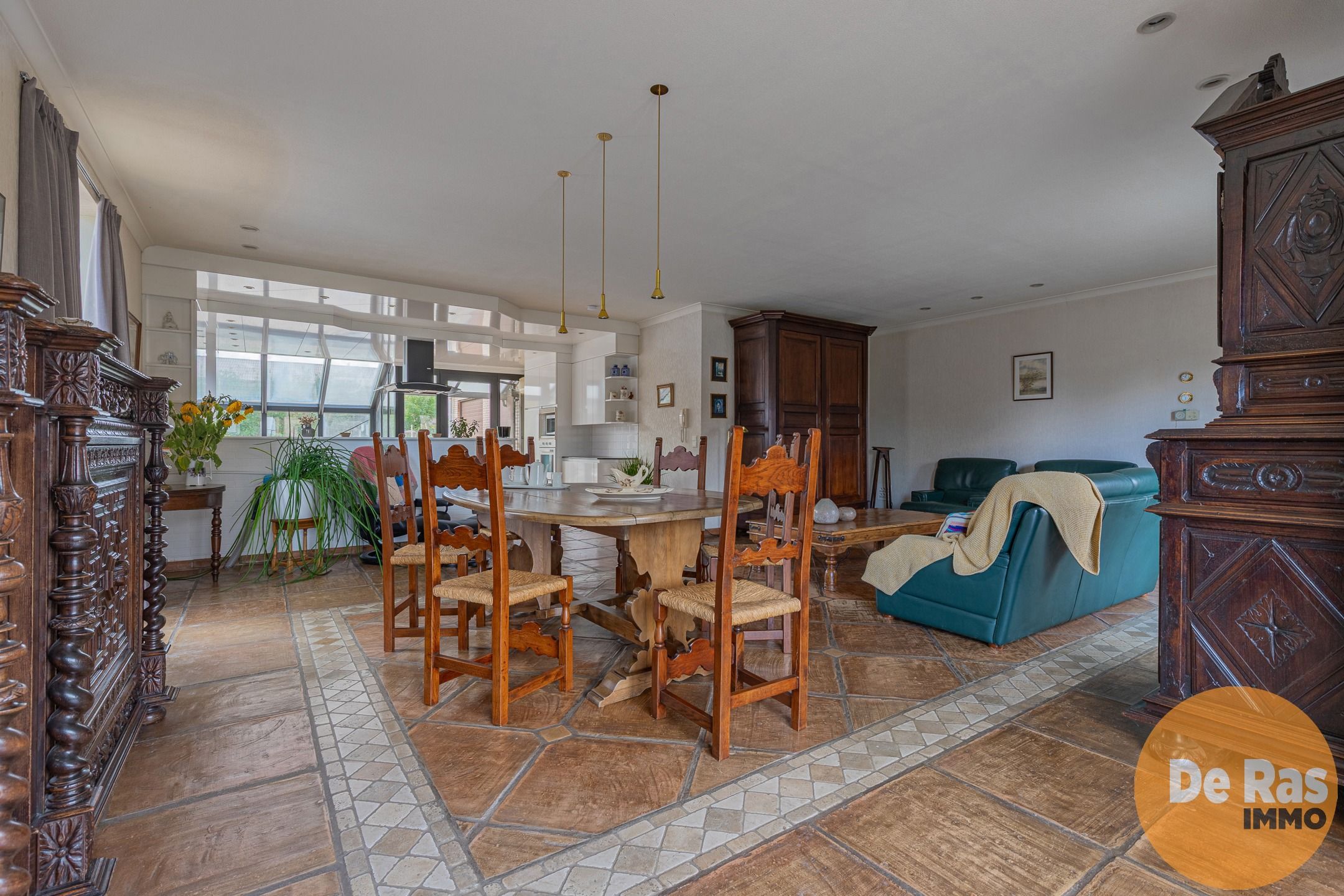 HERZELE - Degelijke 3-gevelwoning met tuin foto 7