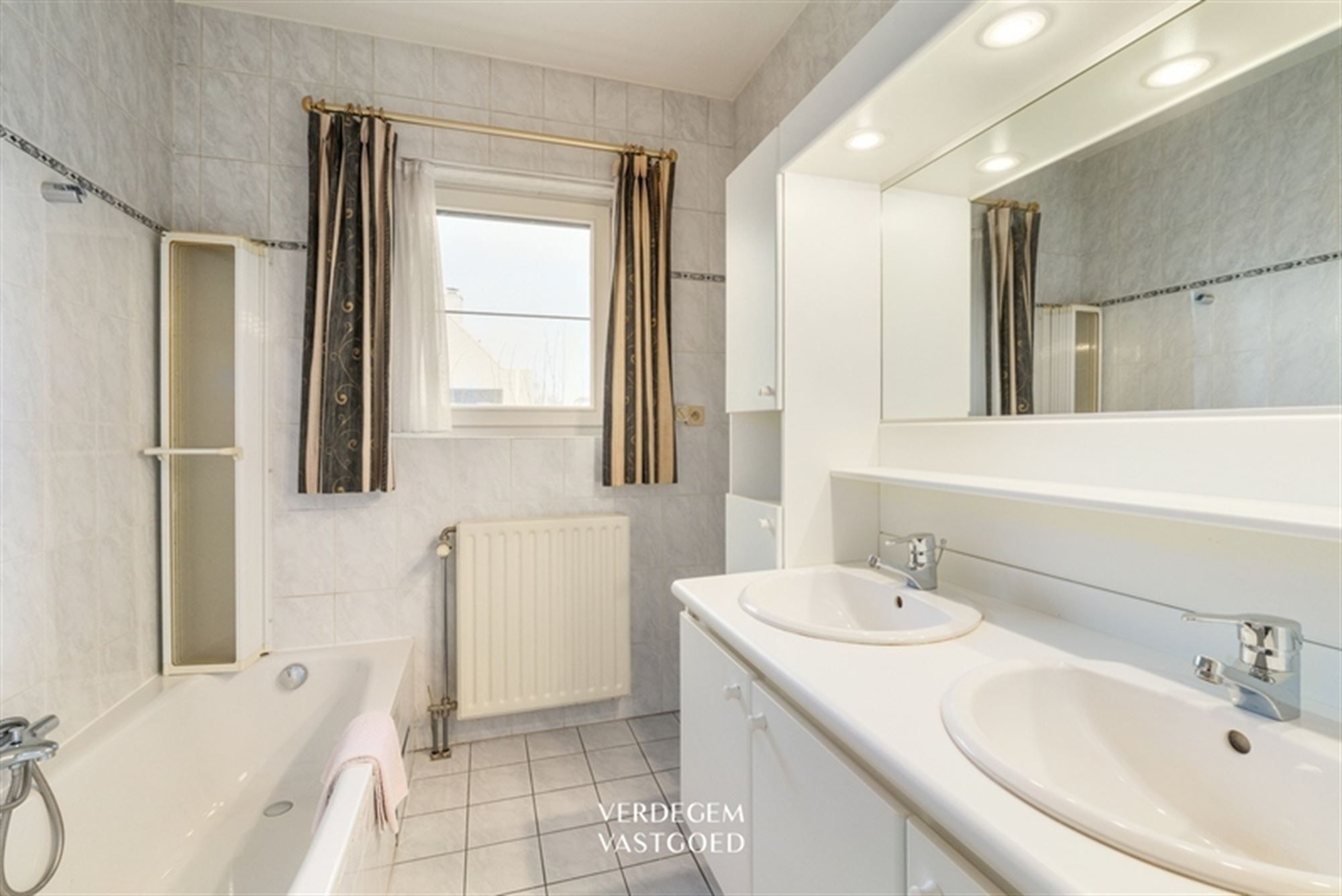 Rustig gelegen duplexappartement met 2 ruime slaapkamers en garage foto 11