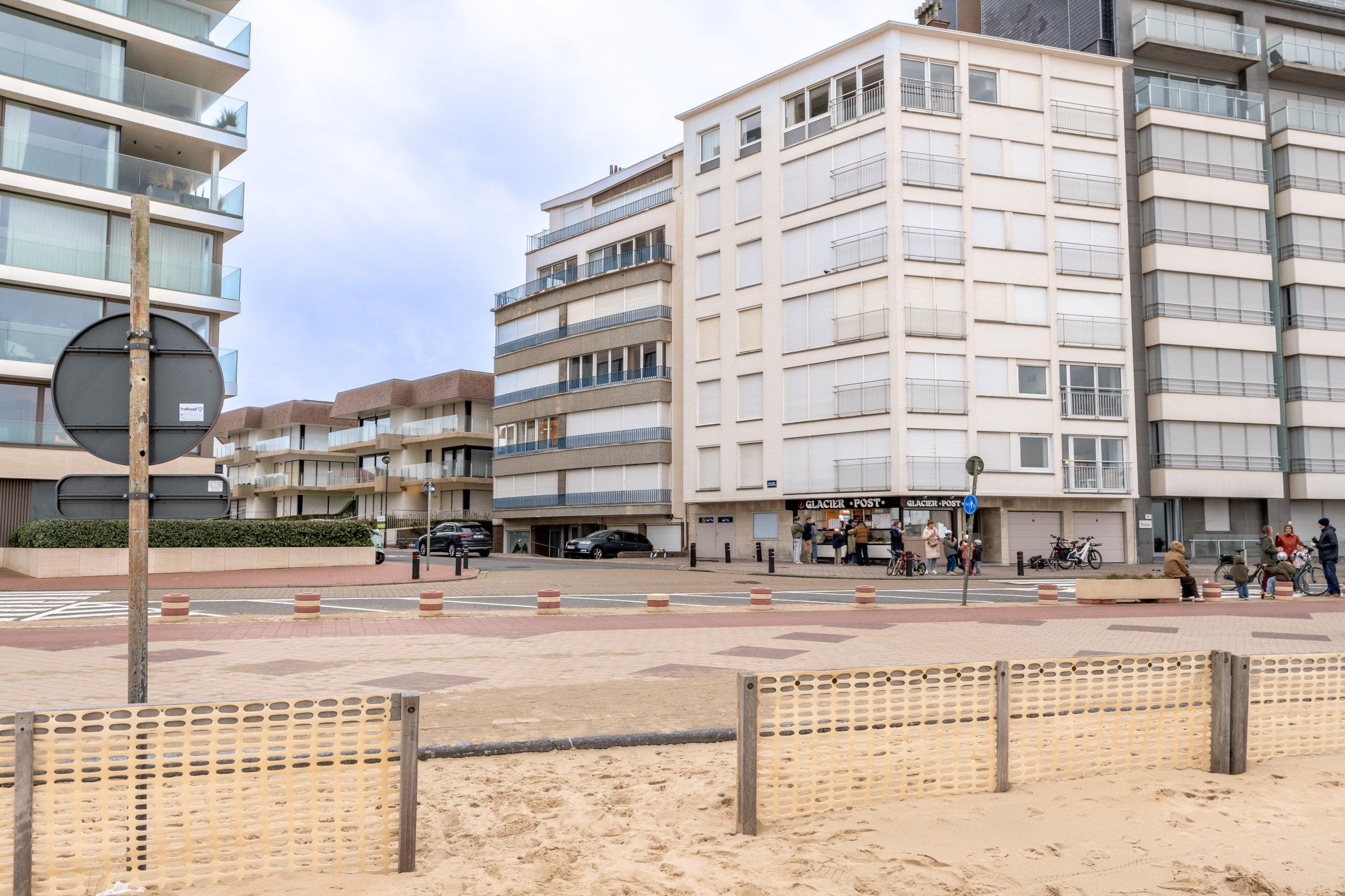 Garagebox vlakbij de Zeedijk te Duinbergen foto {{pictureIndex}}