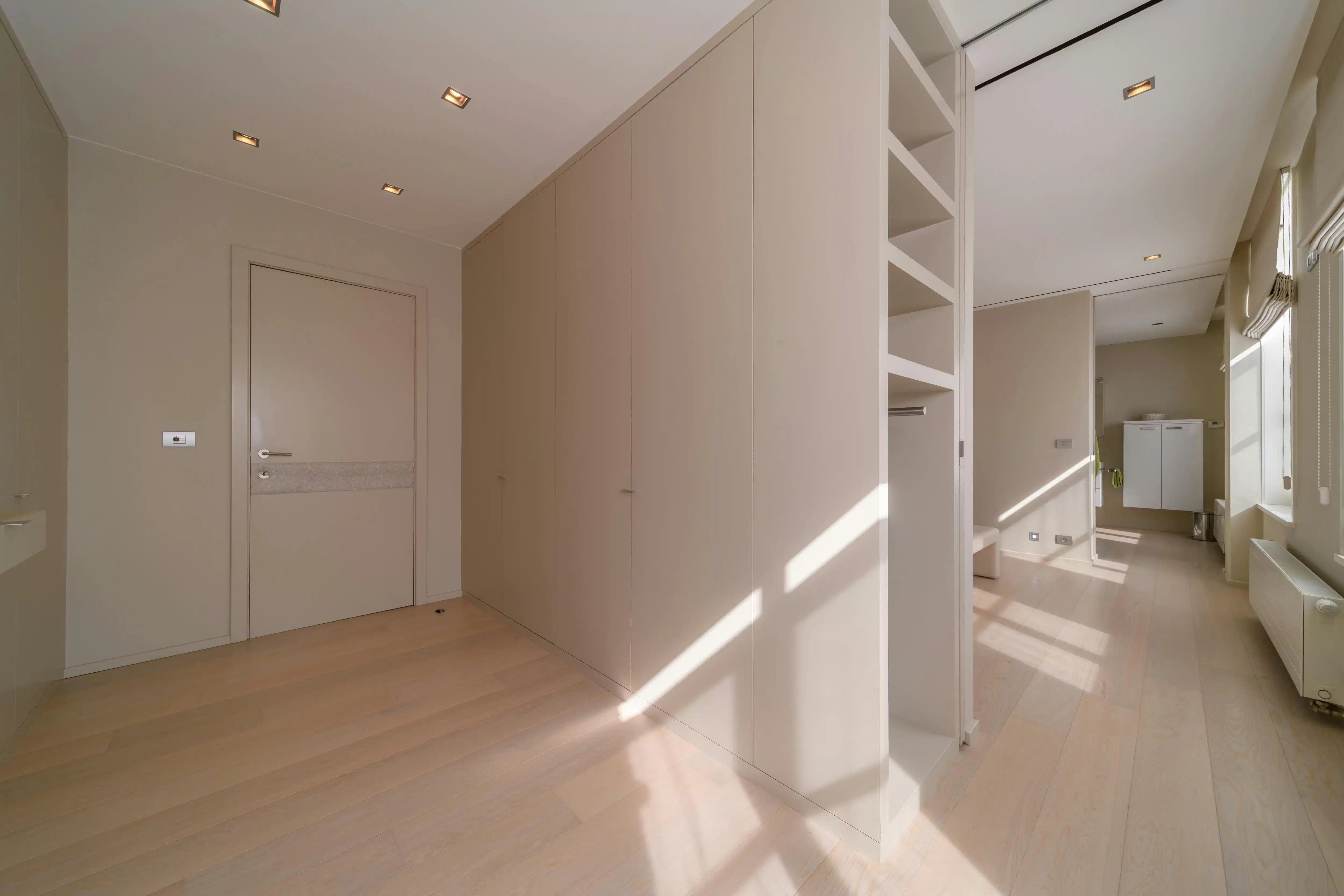 Herenhuis met ruime garage te koop in Izenberge. foto 21