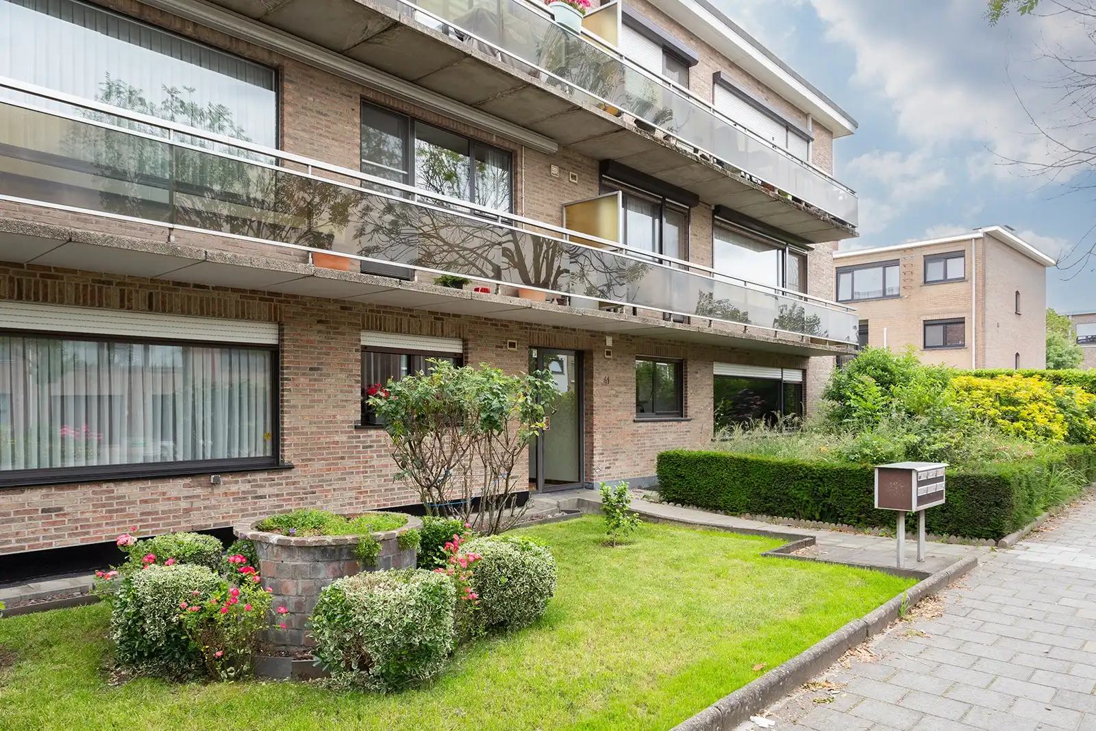 Ruim, gerenoveerd gelijkvloersappartement met garagebox! foto 24