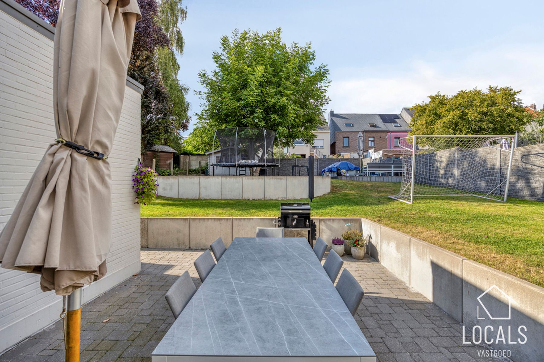 Instapklare halfopen bebouwing met tuin te Okegem foto 27