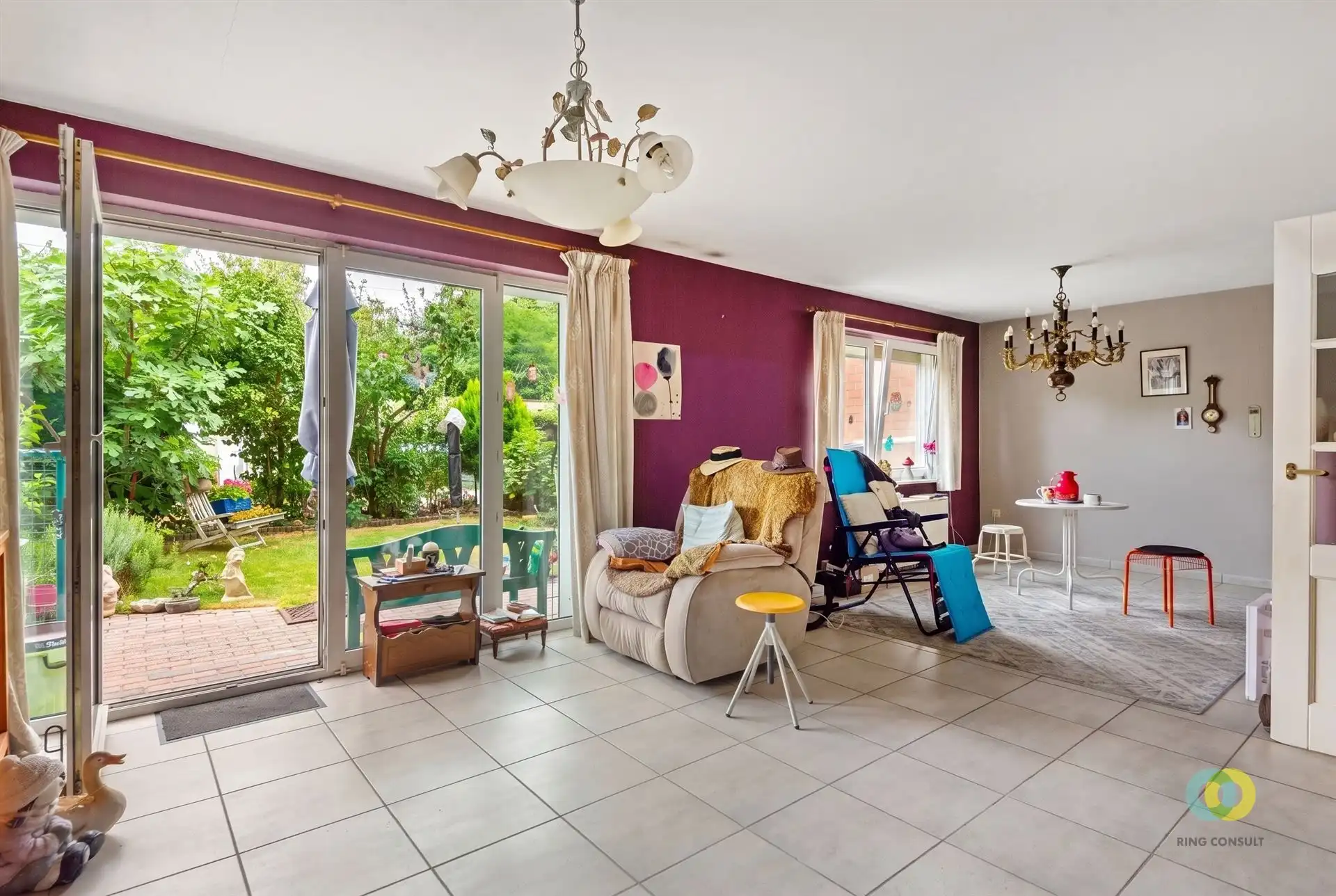 Gelijksvloer appartement met twee kamers en tuin foto 2