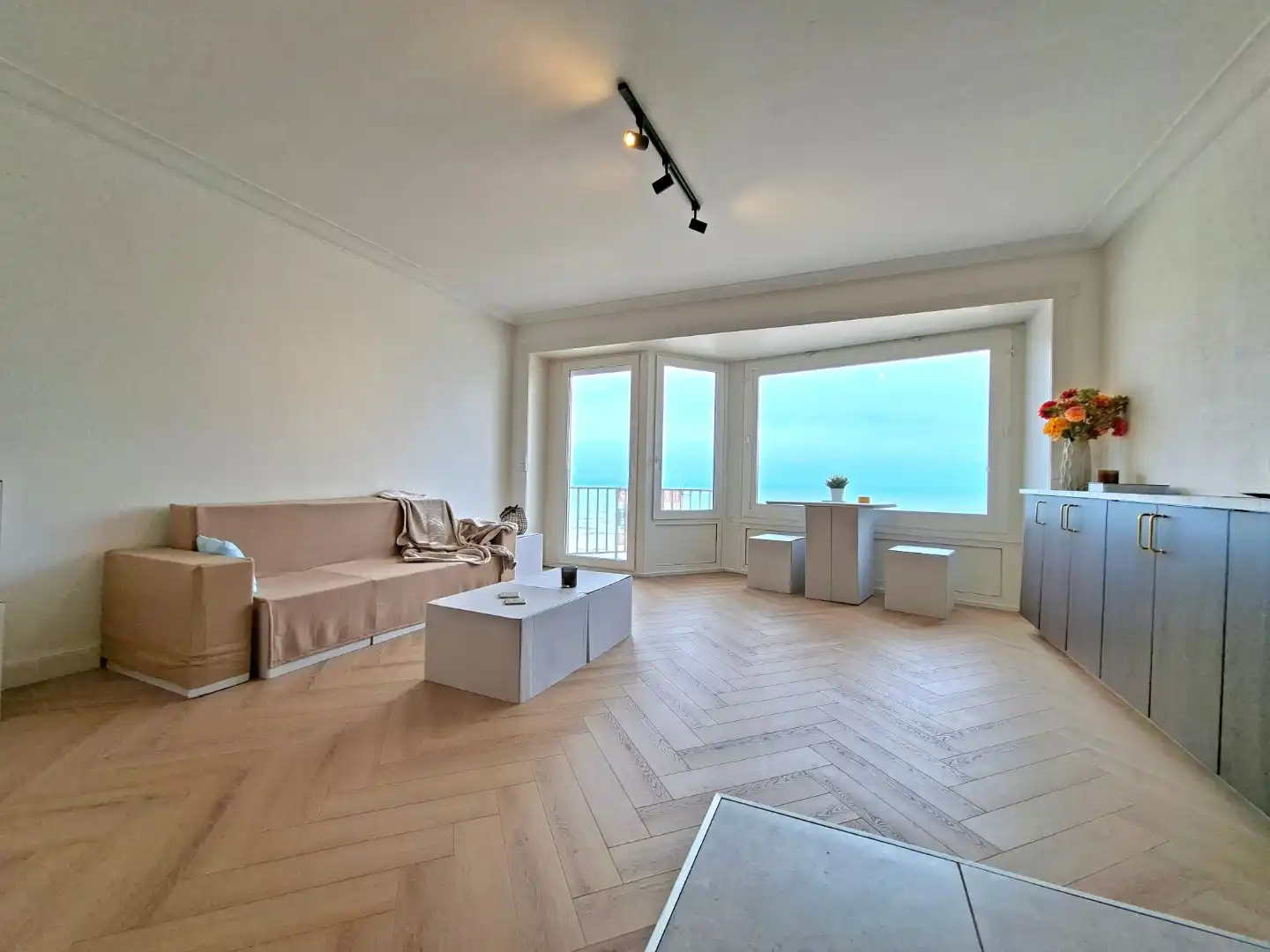 Prachtig gerenoveerd appartement op de zeedijk foto 2