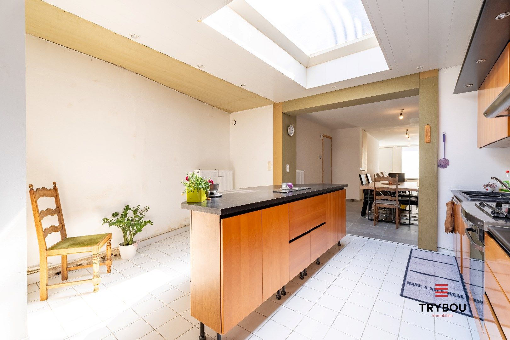Uitstekend gelegen, ruime stadswoning met 4 slaapkamers foto 8
