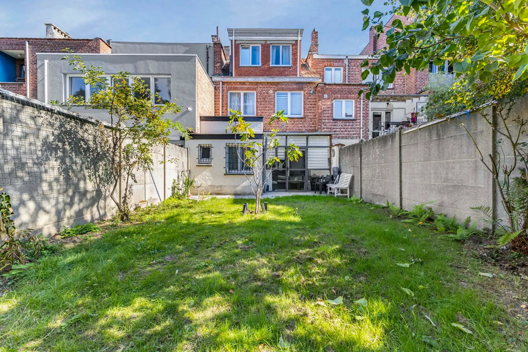 Goed gelegen woning met 4 slaapkamers en 3 badkamers foto 2