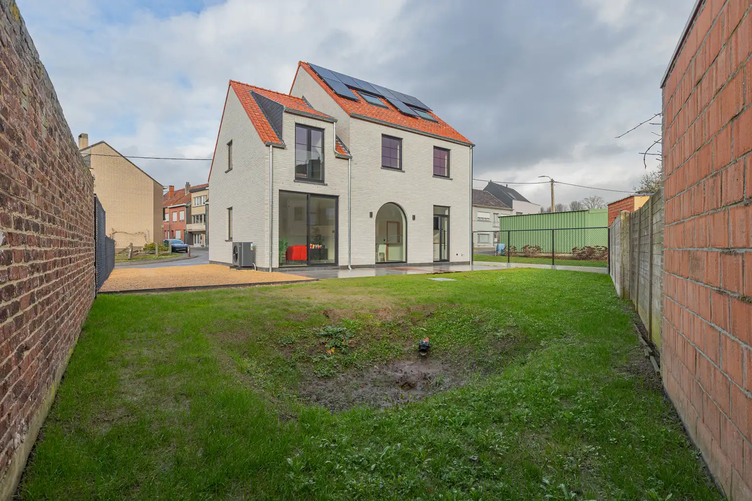 Nieuwbouw woning met 4 slaapkamers! foto 17