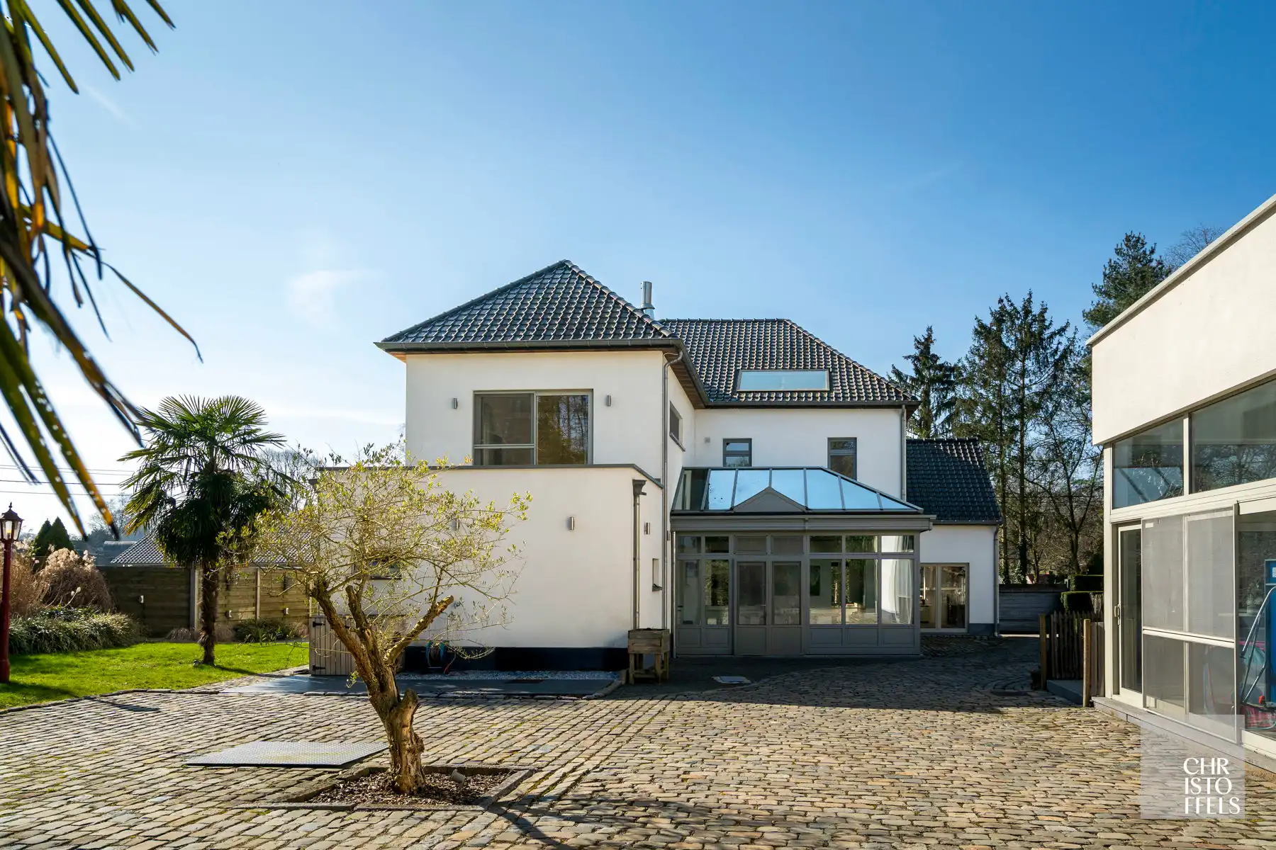 IN OPTIE - Totaal gerenoveerde villa (362 m²) met poolhouse (239 m²) in Opoeteren foto 13