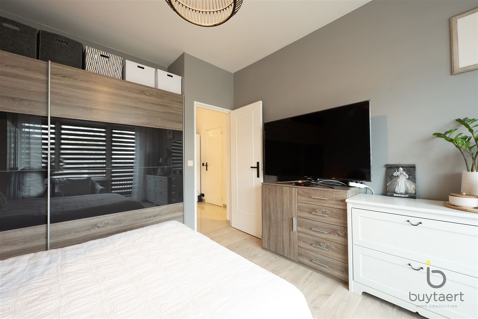 Gerenoveerd drie slaapkamer appartement te Hoboken. foto 12