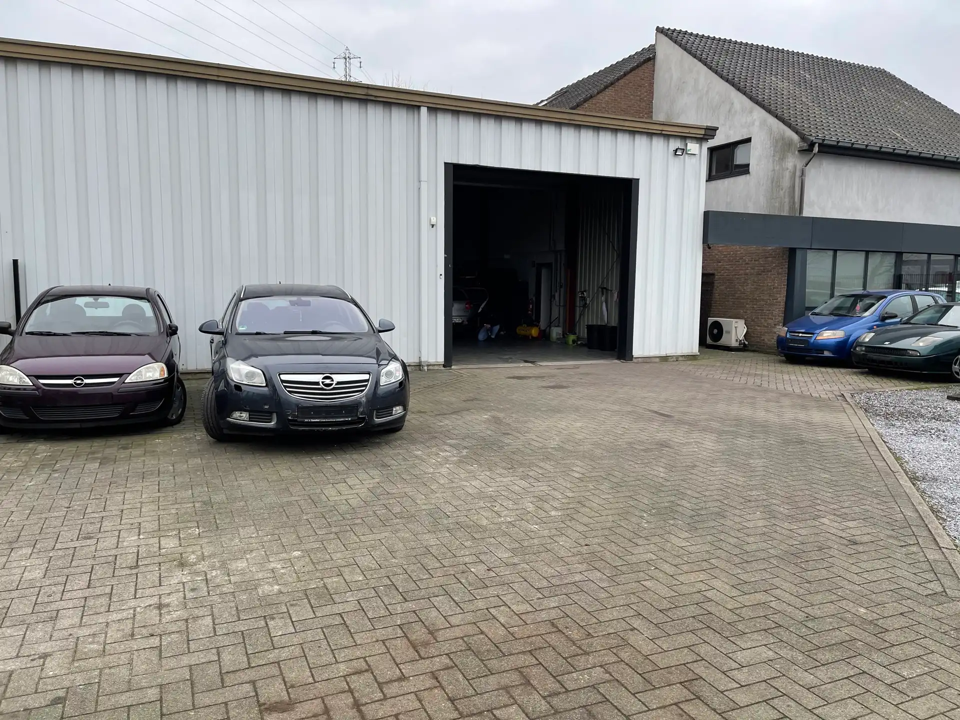 Verhard terrein + kantoor en woonst te koop foto 7