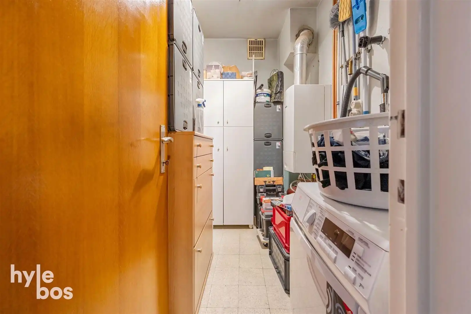 Opbrengsteigendom van 3 appartementen + 3 garages foto 16