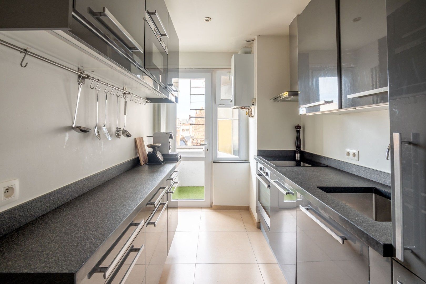 Stijlvol appartement met open uitzicht in de Harmoniewijk foto 10