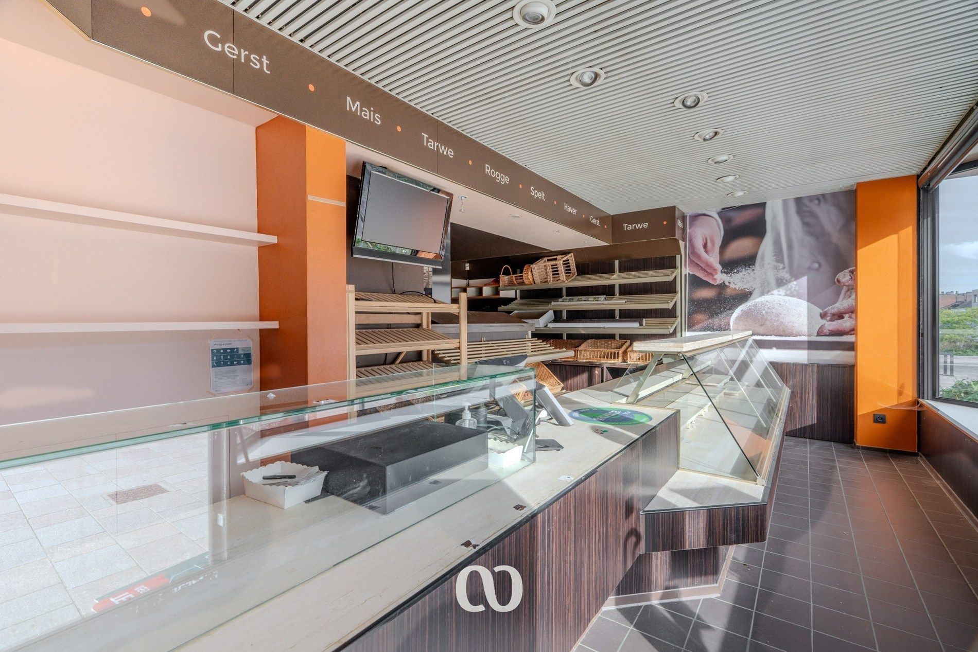 Handelspand met woonst en mogelijkheden in centrum Gavere foto 3