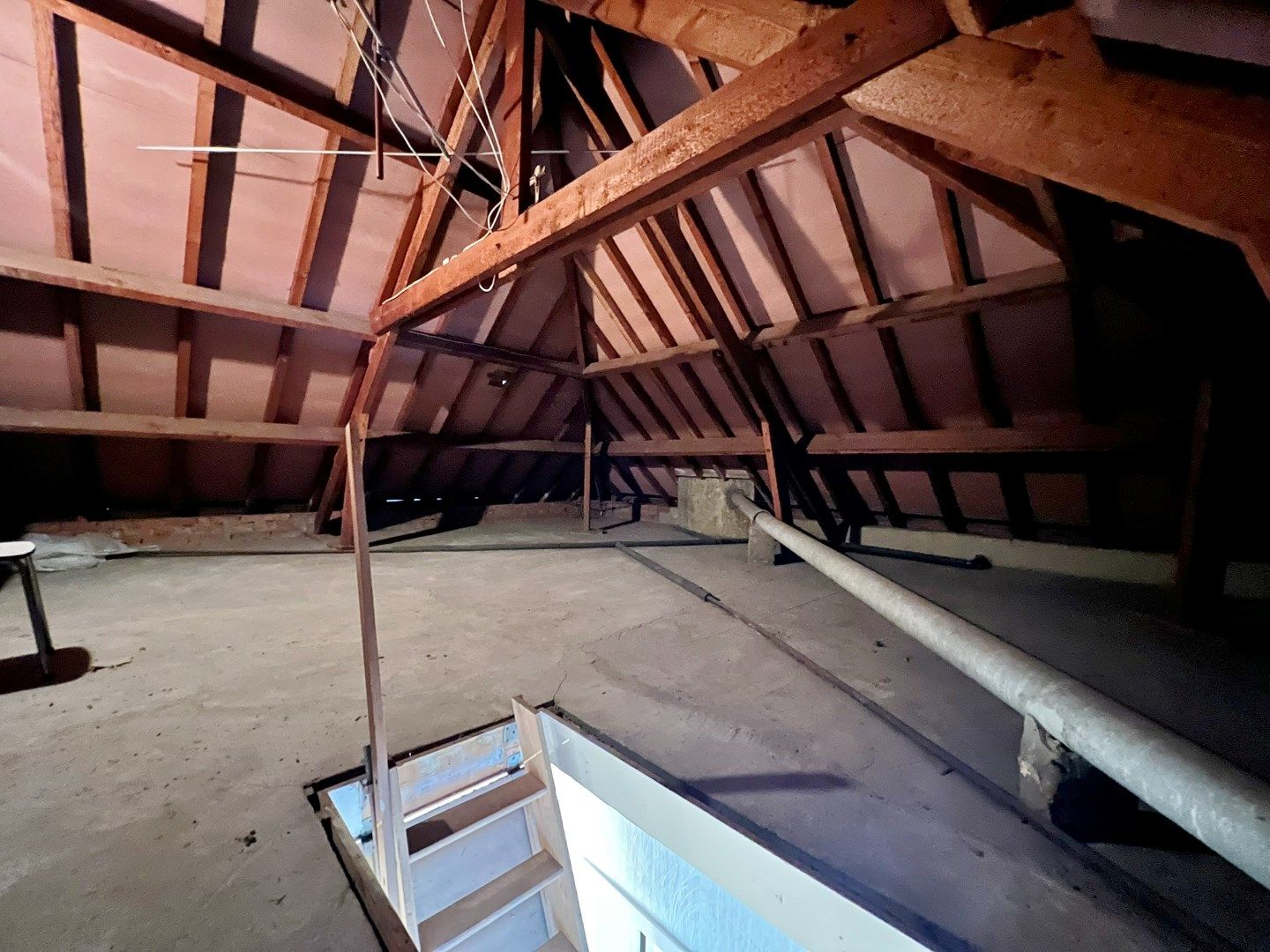 Halfopen woning met zonnige tuin en garage.  foto 15