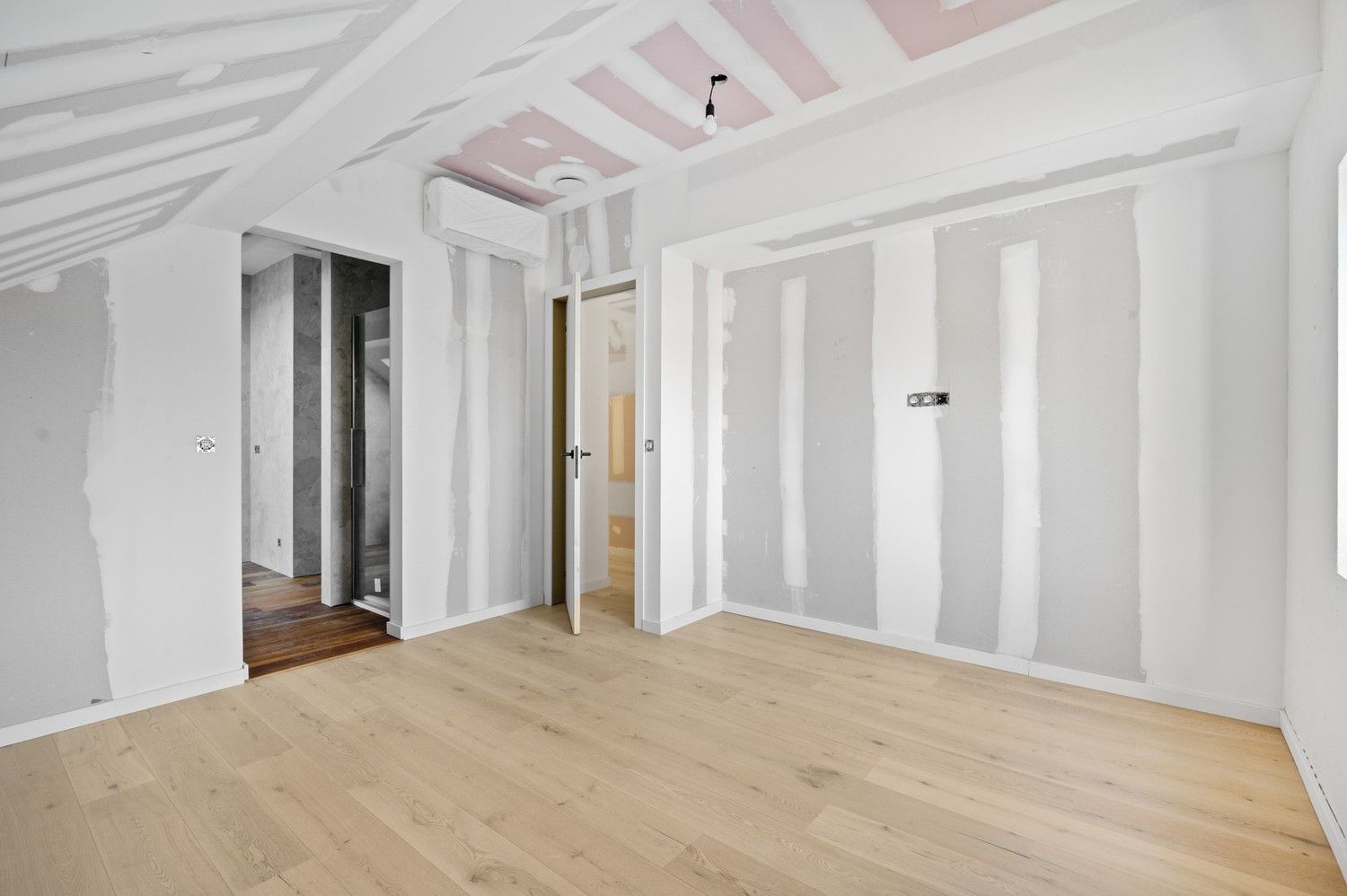 Uitzonderlijk dakappartement met 2 slaapkamers, bureau en een terras van 40m²! foto 12