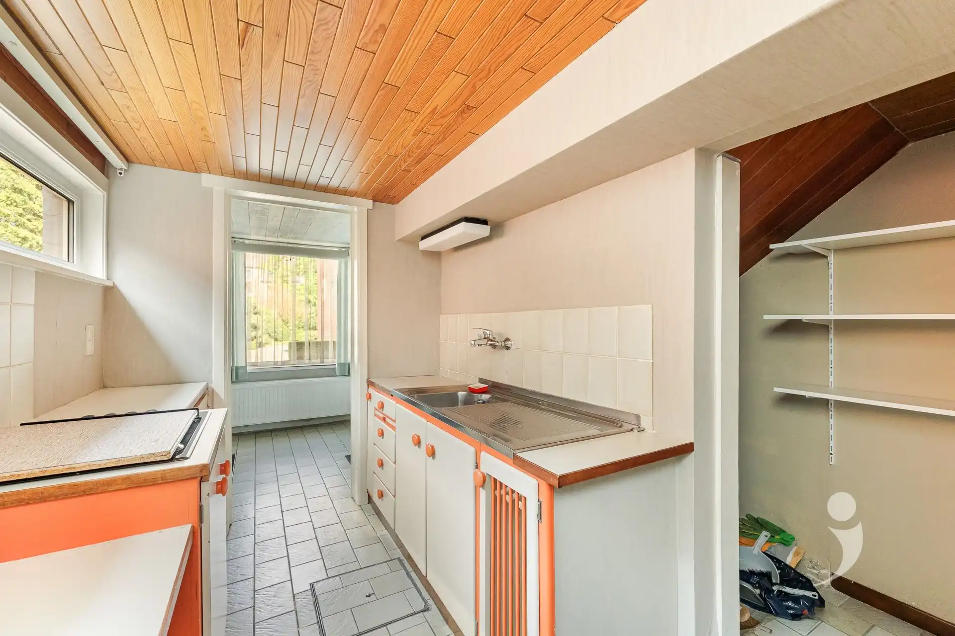 Ruime stadswoning met uitzonderlijke tuin van + 13 are foto 5