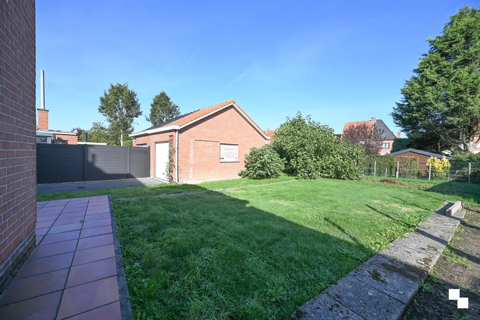 Halfopen bebouwing in gegeerde omgeving Kasteelwijk / Sint-Raphaelwijk, te Izegem foto 20
