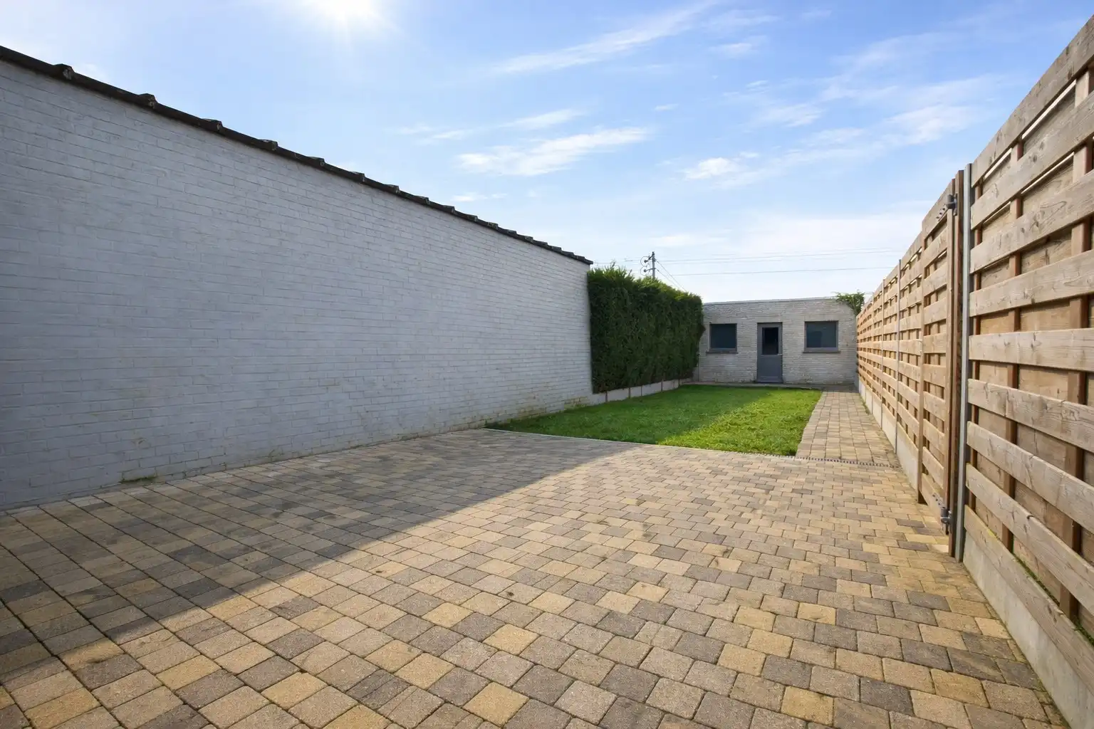 Instapklare gezinswoning met 3 slaapkamers en garage in het centrum van Diksmuide. foto 21