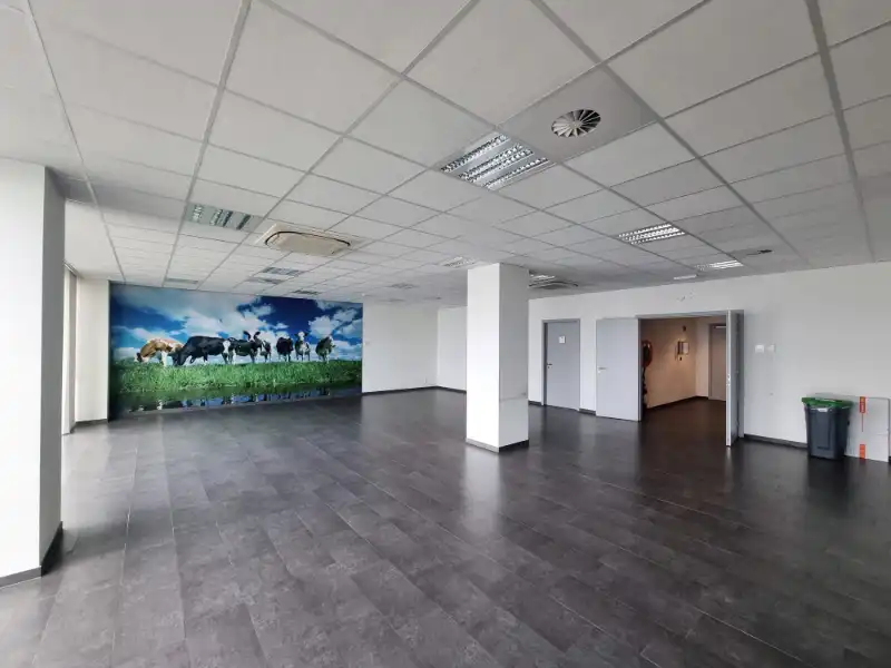 Logistiek gebouw te huur foto 10