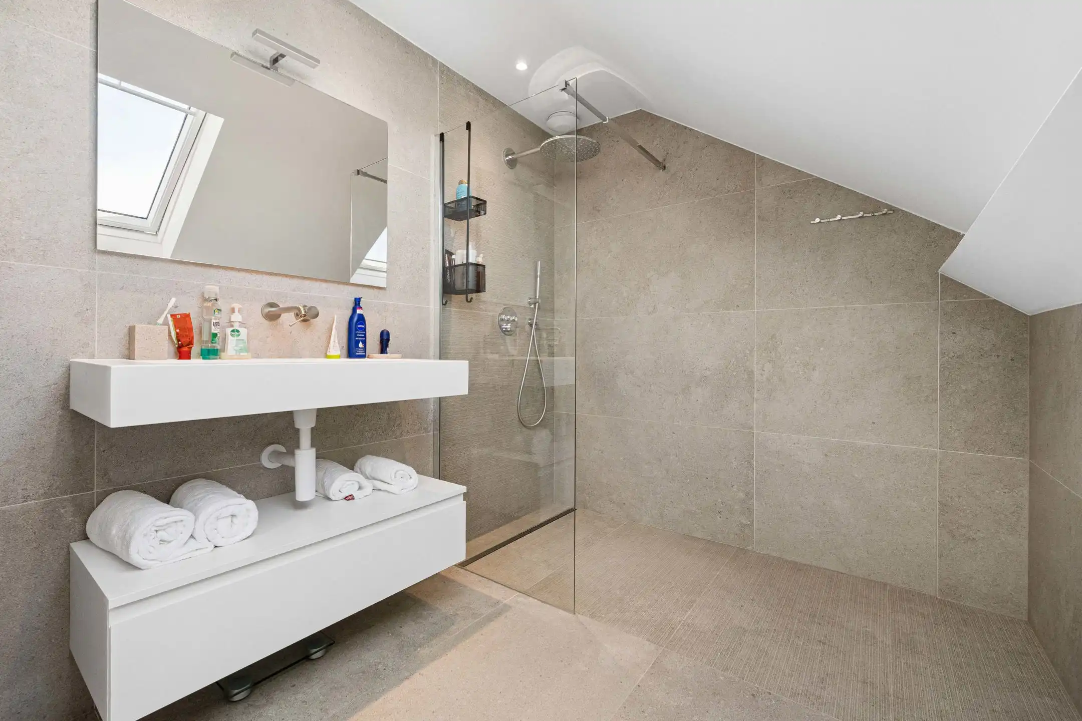 Prachtig appartement met 3 slaapkamers en terrassen + P foto 23