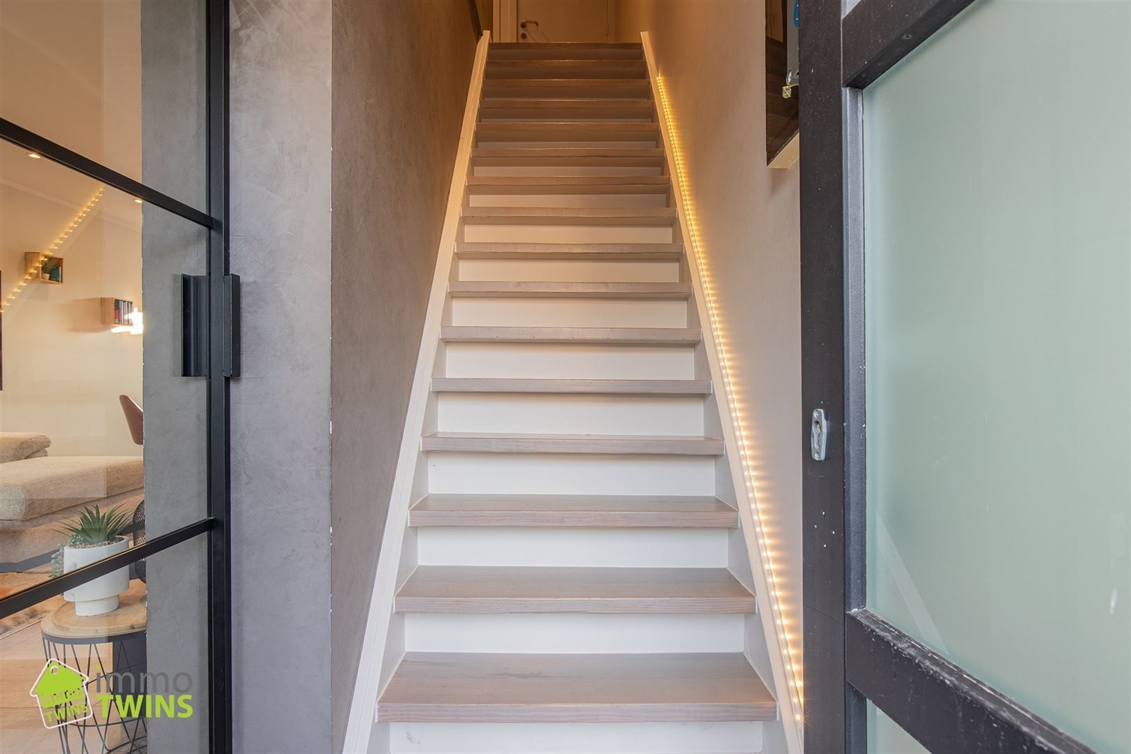 Gerenoveerde woning met loods, oprit en tuin te Grembergen foto 13