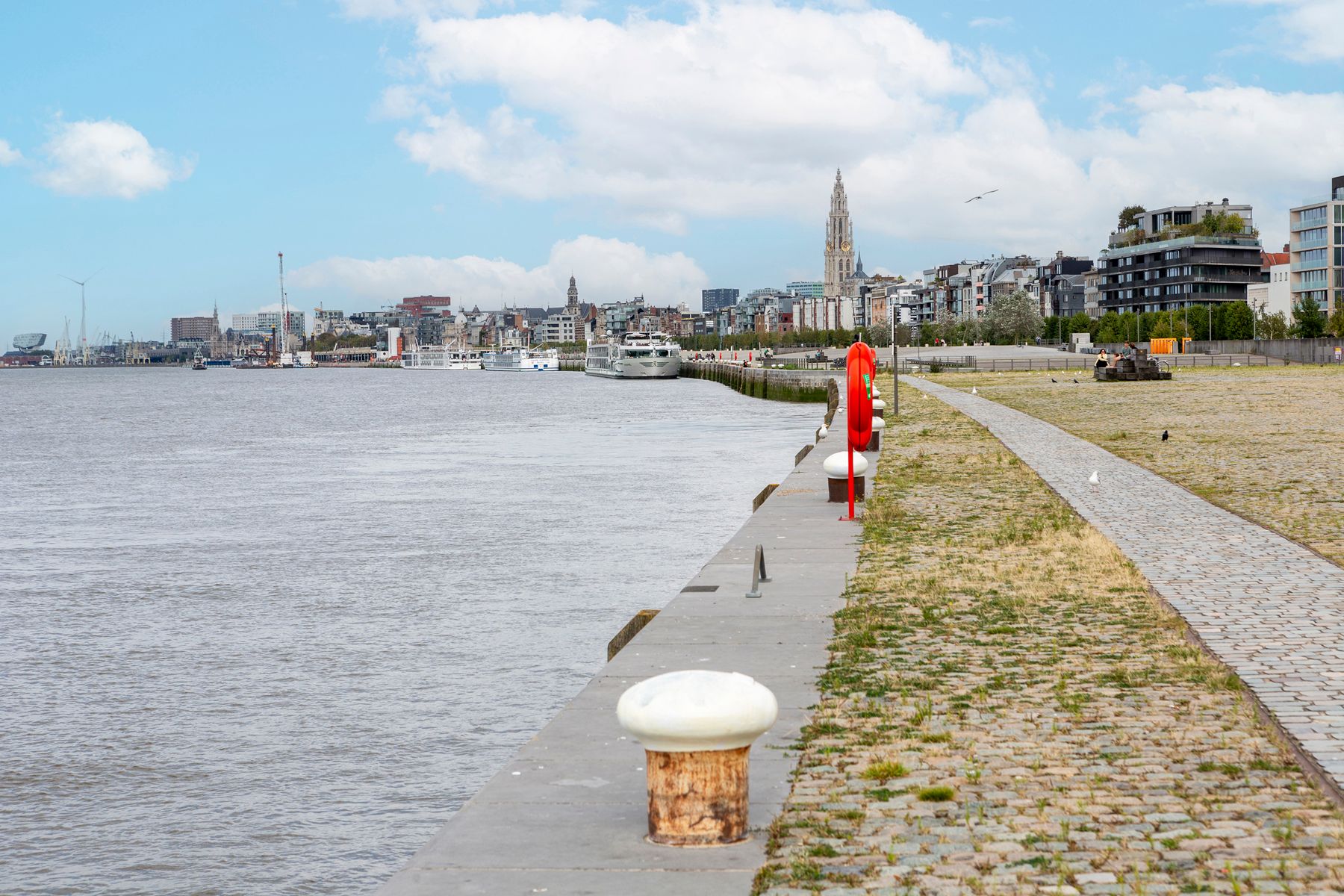 Handelspand/kantoorruimte aan de Vlaamsekaai op t' Zuid foto 7