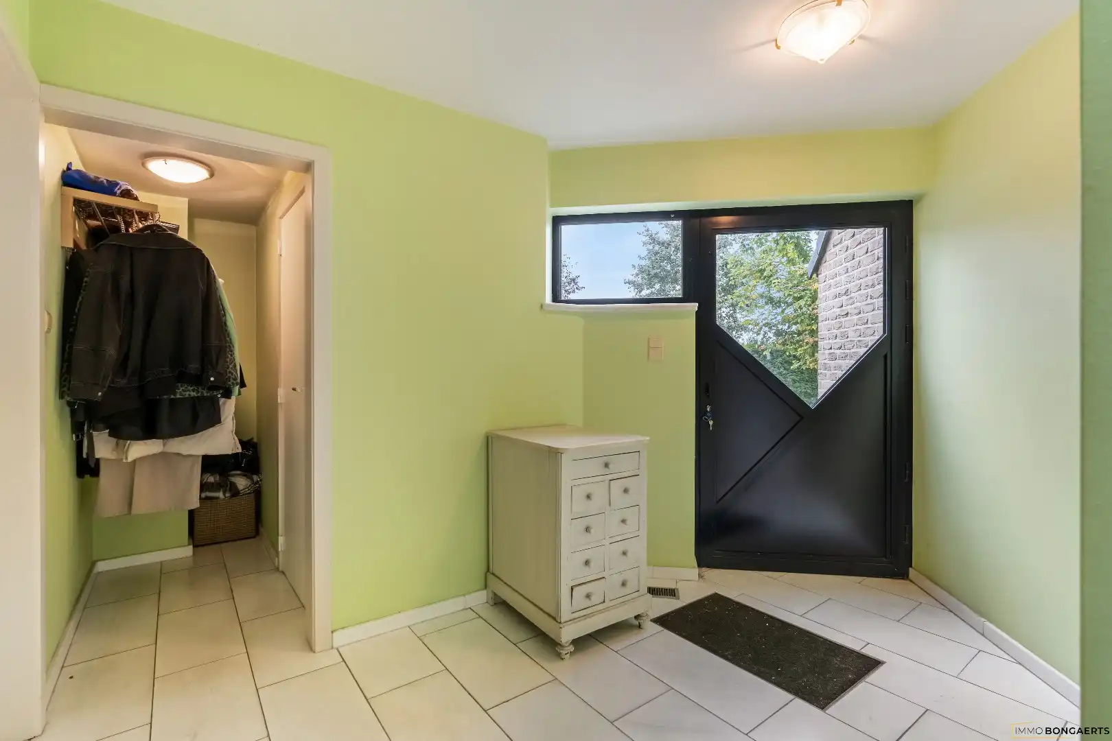 Ruime gezinswoning met 3 slaapkamers foto 2