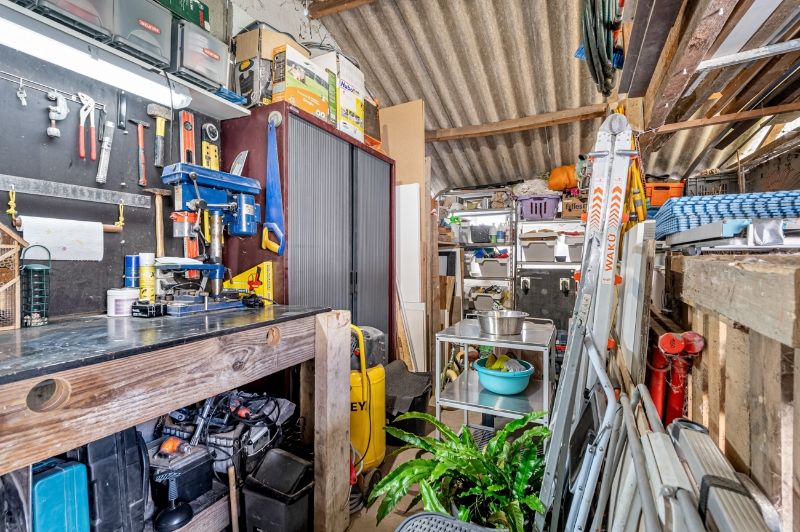 Instapklare gezinswoning met tuin & garage in hartje Dikkelvenne foto 19